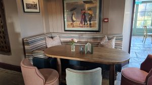 Barnsdale lounge