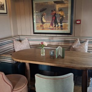 Barnsdale lounge